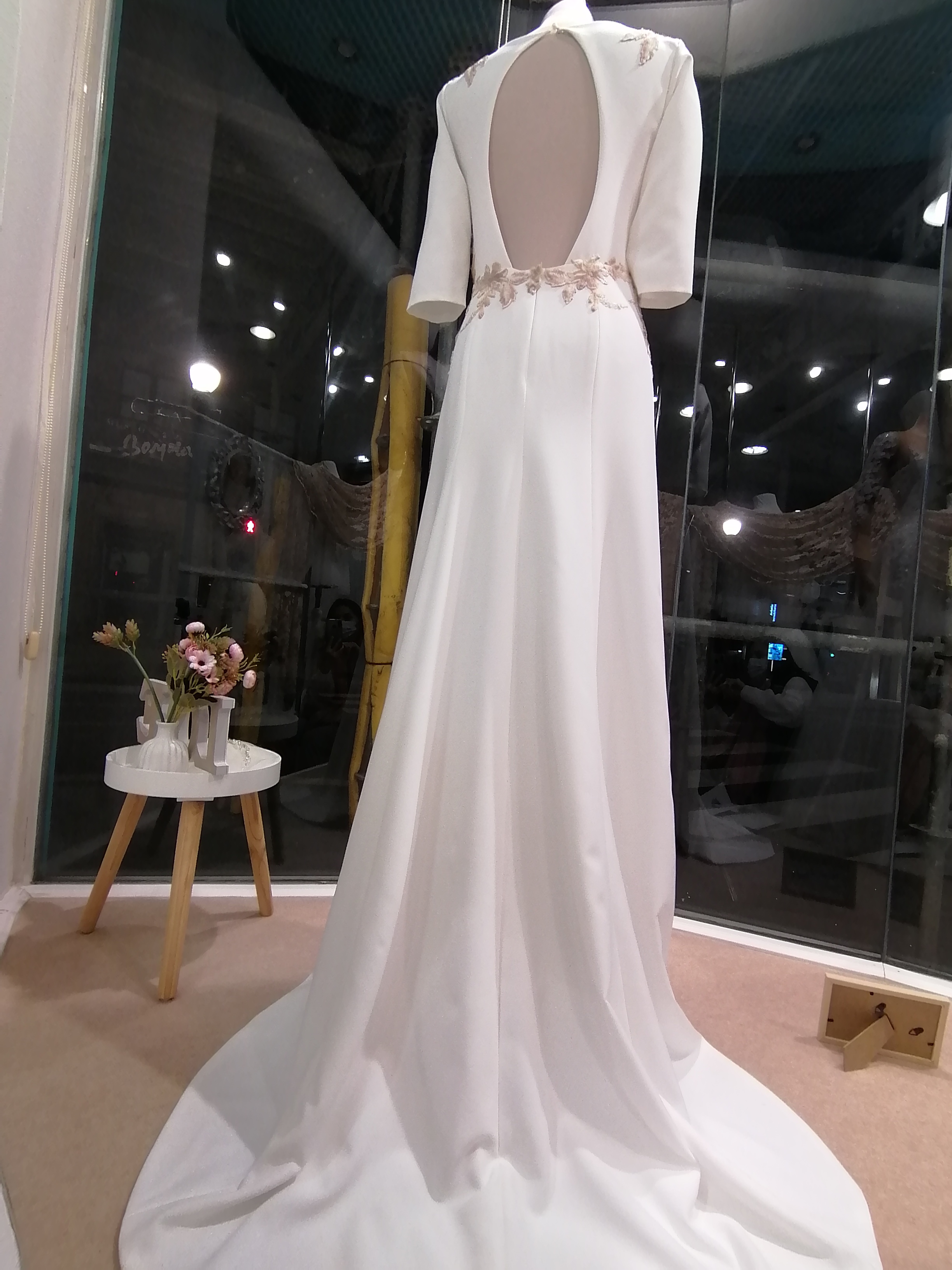 imagen de vestido de novia corte recto